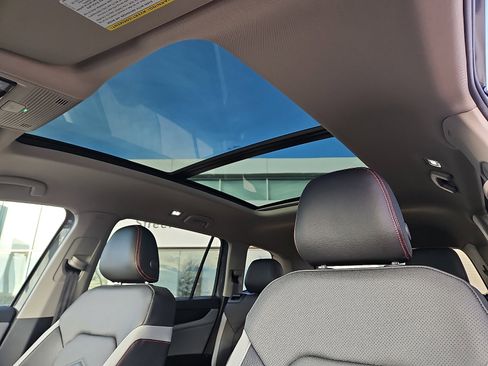 New 2026 Volkswagen Atlas Peak Edition image 15