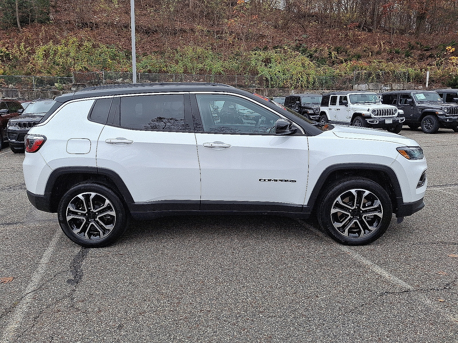 Certified 2023 Jeep Compass Limited AWD/4WD image 8