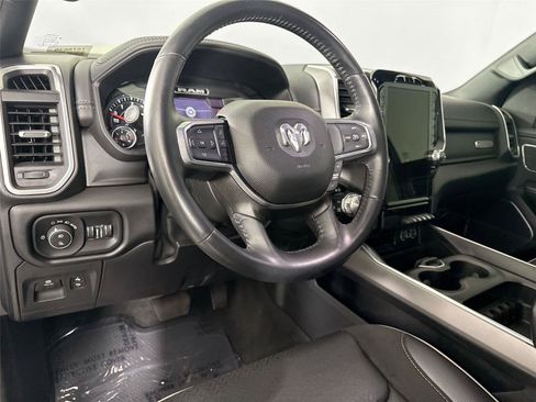 Used 2023 RAM 1500 Laramie AWD/4WD image 4