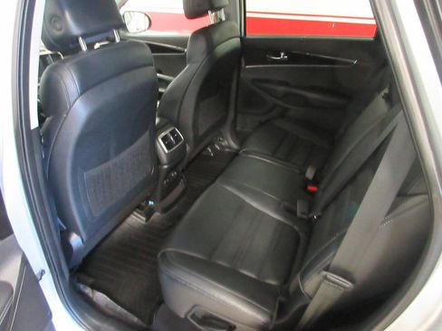 Used 2017 Kia Sorento EX AWD/4WD image 24