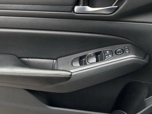 Used 2024 Nissan Altima 2.5 SV image 20