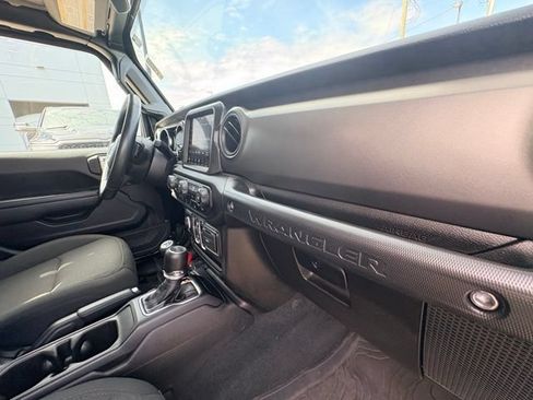 Used 2023 Jeep Wrangler Unlimited w/ Dual Top Group AWD/4WD image 28