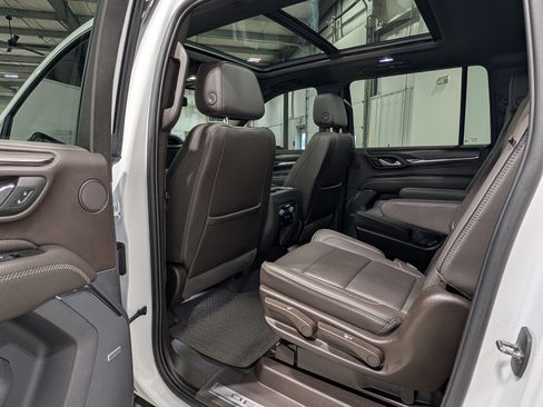 Used 2023 GMC Yukon XL Denali image 19