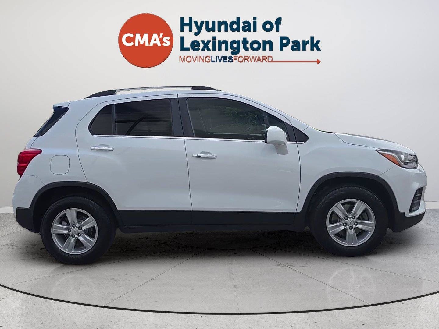 Used 2019 Chevrolet Trax LT w/ LT Convenience Package AWD/4WD image 6