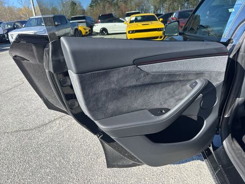 Used 2026 Tesla Model Y Long Range image 29