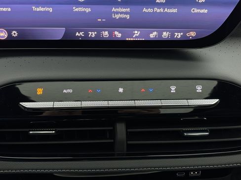New 2027 Buick Enclave Avenir w/ LPO, Floor Liner Package AWD/4WD image 33