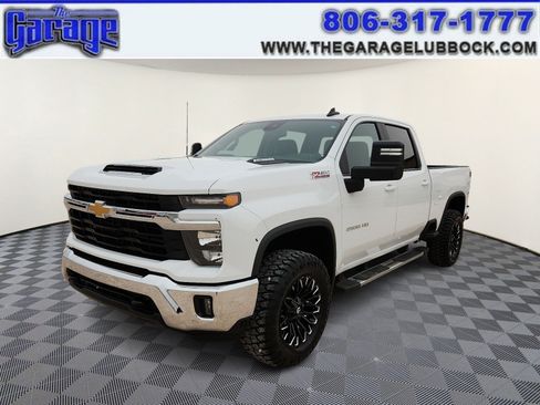 Used 2025 Chevrolet Silverado 2500 LT AWD/4WD image 1
