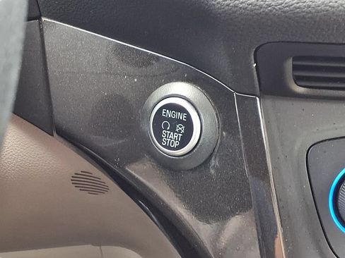 Certified 2019 Ford Escape Titanium AWD/4WD image 13