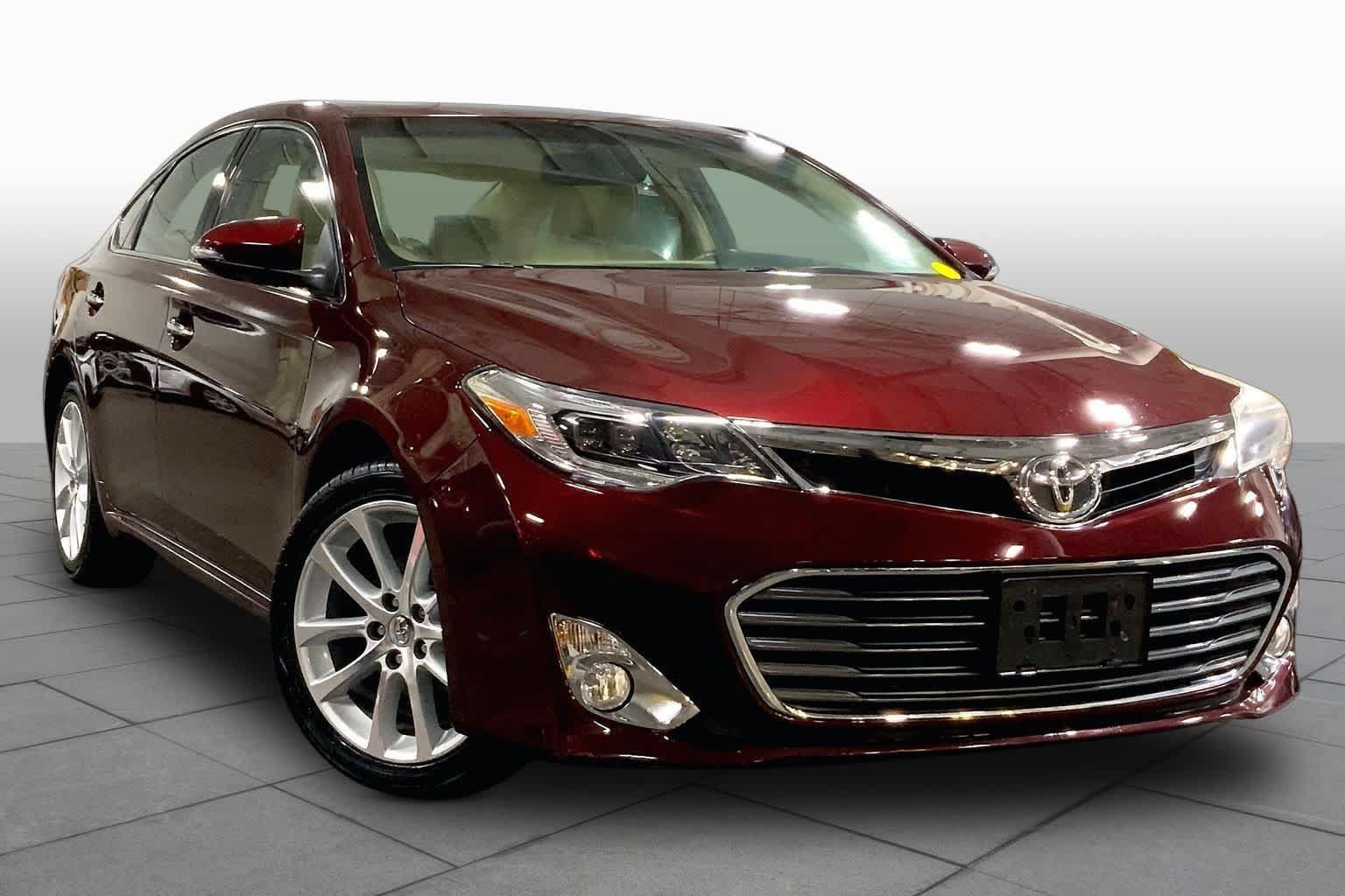 Used 2015 Toyota Avalon Limited FWD image 3