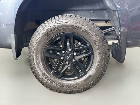 Used 2021 Chevrolet Silverado 1500 Custom Trail Boss AWD/4WD image 32