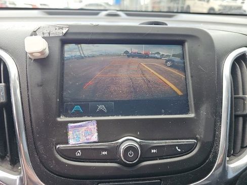 Used 2018 Chevrolet Equinox LT FWD image 19