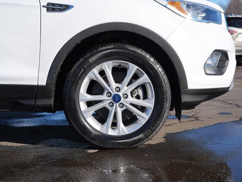 Used 2018 Ford Escape SE image 11