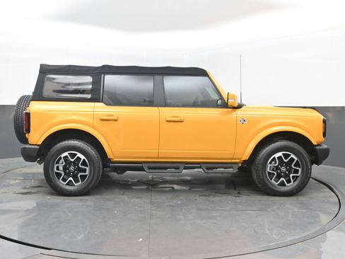 Used 2022 Ford Bronco Outer Banks image 10