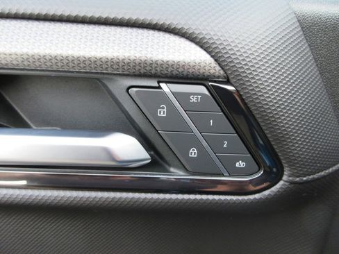 Certified 2022 Chevrolet Silverado 1500 ZR2 w/ Technology Package image 25