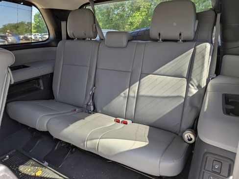 Used 2020 Toyota Sequoia Platinum AWD/4WD image 21