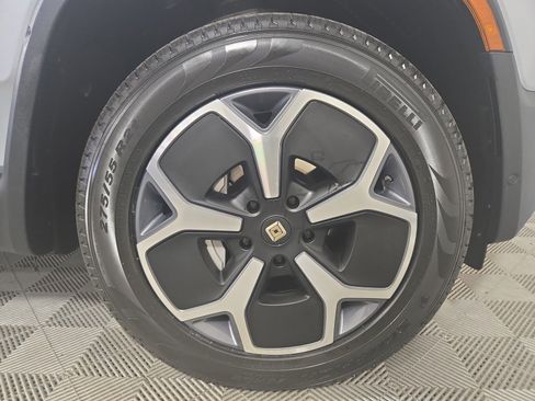 Used 2024 Rivian R1T Adventure image 11