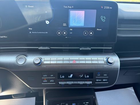 Certified 2024 Hyundai Kona SEL w/ Convenience Package AWD/4WD image 17
