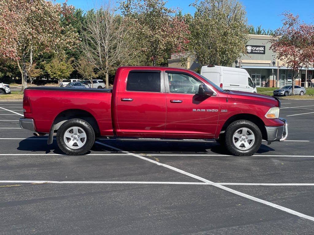 Used 2011 RAM 1500 Classic SLT AWD/4WD image 2