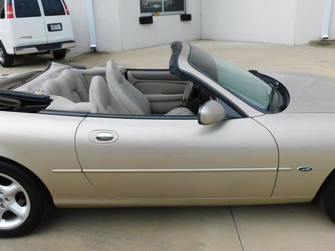 Used 2000 Jaguar XK8 Convertible RWD image 31