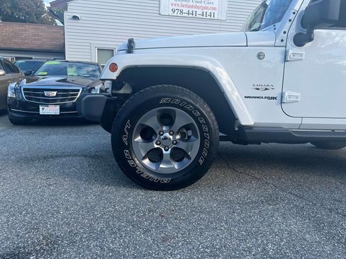 Used 2018 Jeep Wrangler Sahara w/ Connectivity Group image 26
