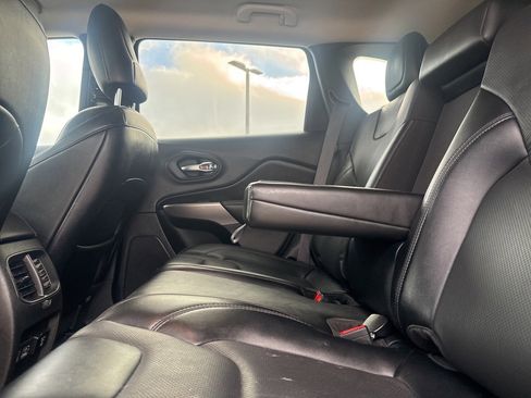 Used 2022 Jeep Cherokee Latitude Lux image 22