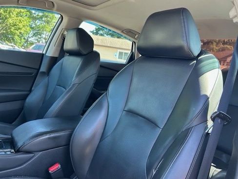 Used 2023 Honda Accord Touring image 11