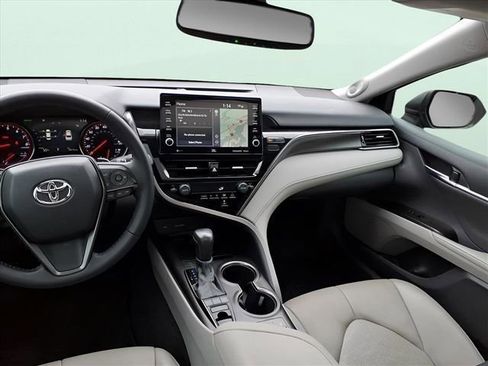 Used 2022 Toyota Camry XSE w/ Navigation Package image 9