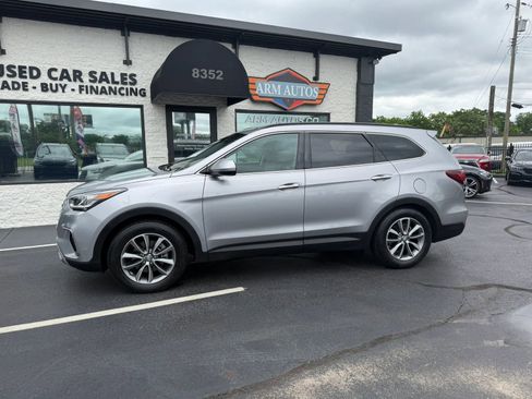 Used 2018 Hyundai Santa Fe SE FWD image 4