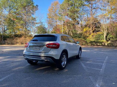 Used 2017 Mercedes-Benz GLA 250 4MATIC image 6