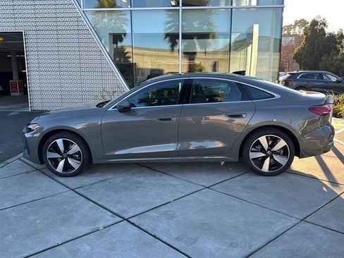 Used 2025 Audi A5 2.0T Premium Plus w/ Premium Plus image 9