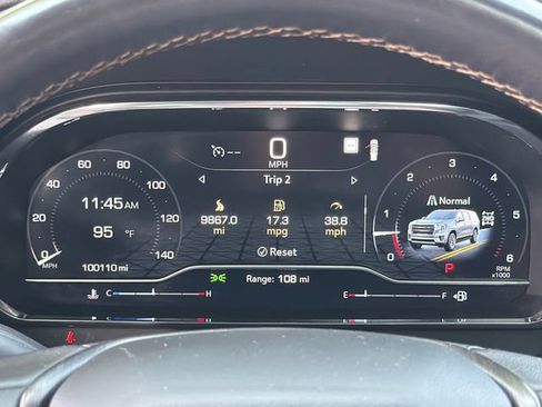 Used 2022 GMC Yukon XL AT4 w/ Technology Package AWD/4WD image 28