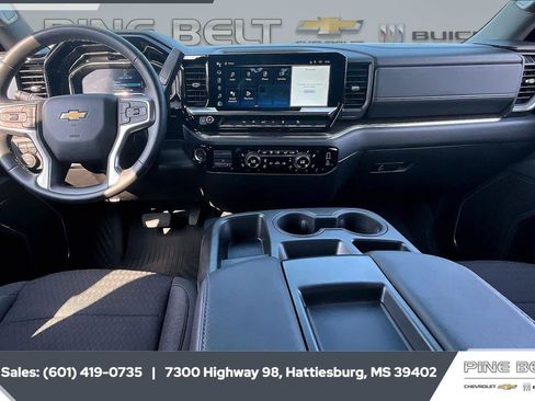 Used 2024 Chevrolet Silverado 1500 LT AWD/4WD image 14