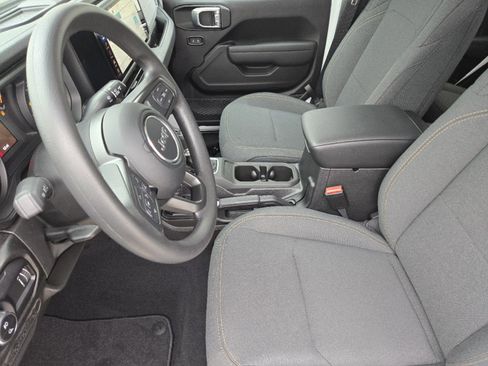 New 2025 Jeep Gladiator Sport image 10