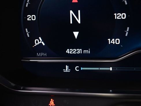 Used 2023 Chevrolet Suburban High Country image 28