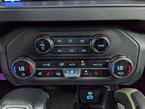 Certified 2025 Ford Bronco Badlands AWD/4WD image 11