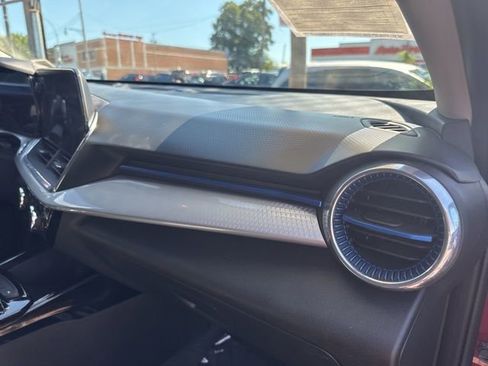 Used 2024 Chevrolet Trax LT w/ Driver Confidence Package image 9