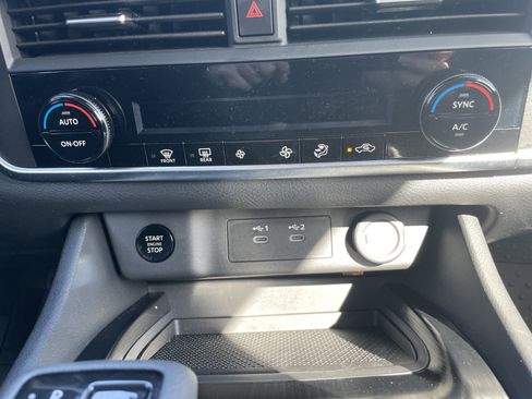 Used 2026 Nissan Rogue SV image 46