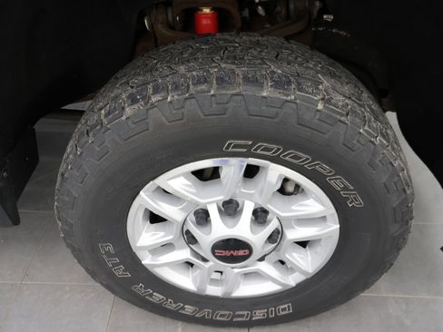 Used 2021 GMC Sierra 2500 SLE w/ X31 Off-Road Package image 3