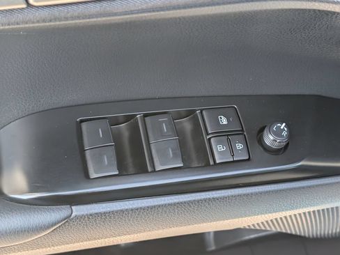 Used 2025 Toyota Camry LE AWD/4WD image 10