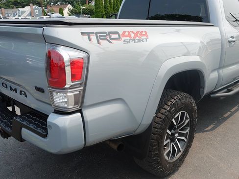 Used 2020 Toyota Tacoma TRD Off-Road AWD/4WD image 12