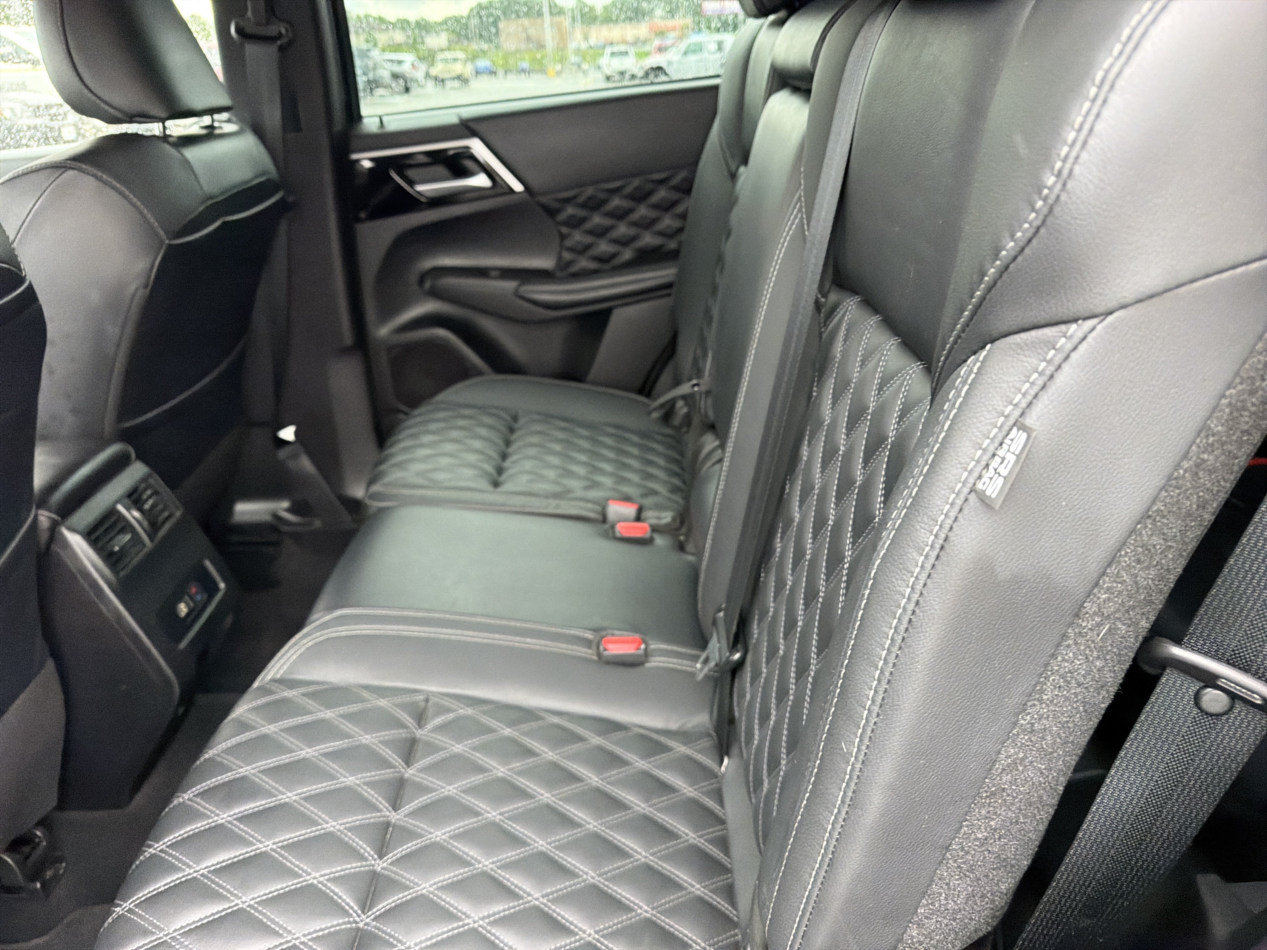 Used 2022 Mitsubishi Outlander SEL AWD/4WD image 14