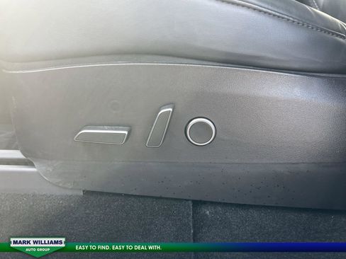 Used 2022 Tesla Model Y Long Range image 12