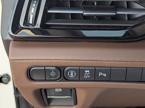 Certified 2024 Acura MDX FWD w/ Technology Package image 33