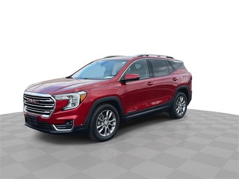 Used 2022 GMC Terrain SLT w/ LPO, Floor Liner Package image 4