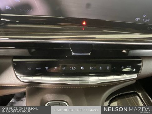 Used 2024 Cadillac Escalade ESV Sport w/ LPO, ONYX Package AWD/4WD image 37