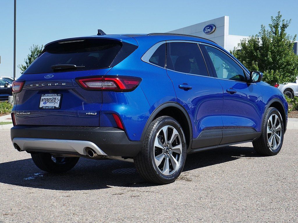 Used 2023 Ford Escape Platinum w/ Premium Technology Package AWD/4WD image 5