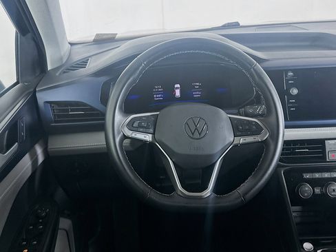 Used 2024 Volkswagen Taos SE image 18