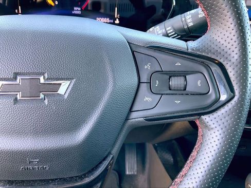 Used 2025 Chevrolet Trax RS w/ Sunroof Package image 25