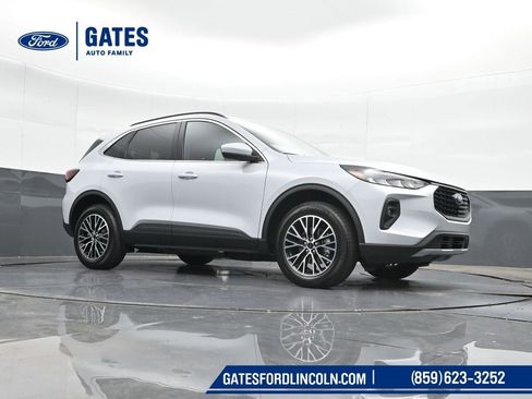 New 2025 Ford Escape SE image 35