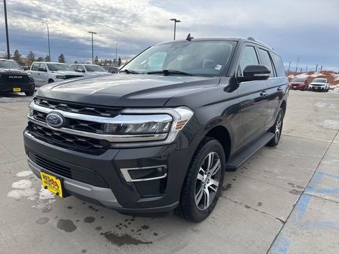 Used 2024 Ford Expedition Limited image 4